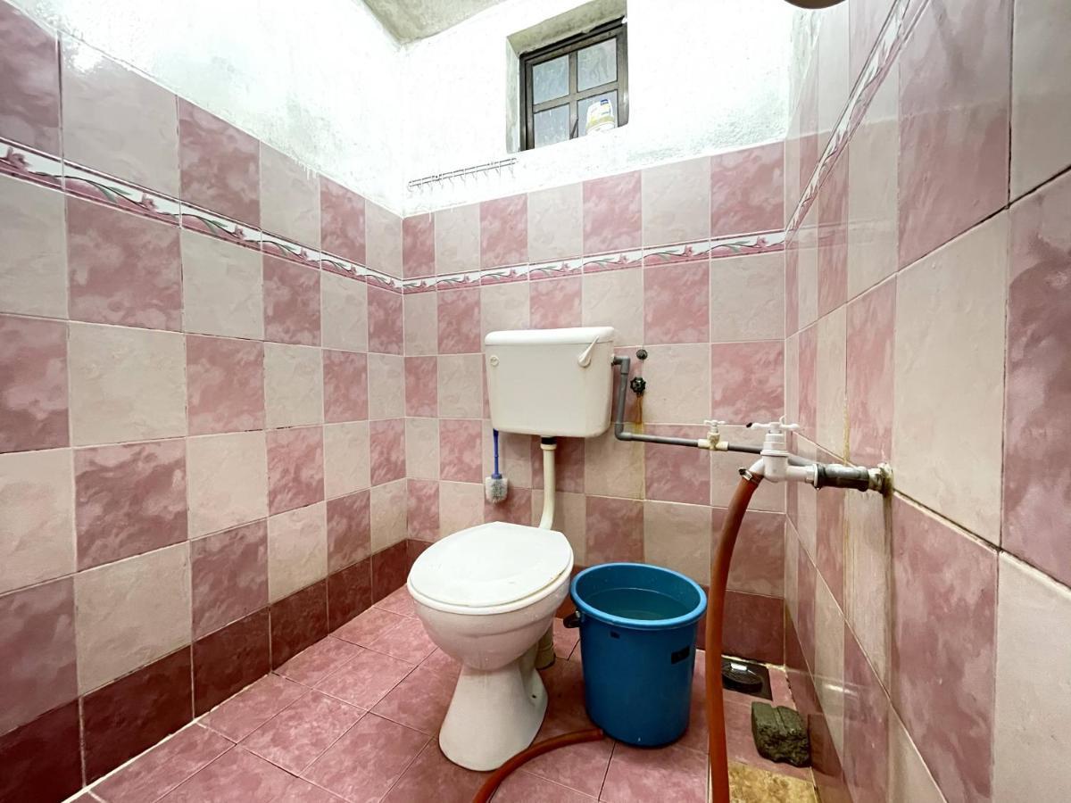 Aiza Homestay Opposite Abang Strawberry Taman Sedia Tanah Rata Ngoại thất bức ảnh