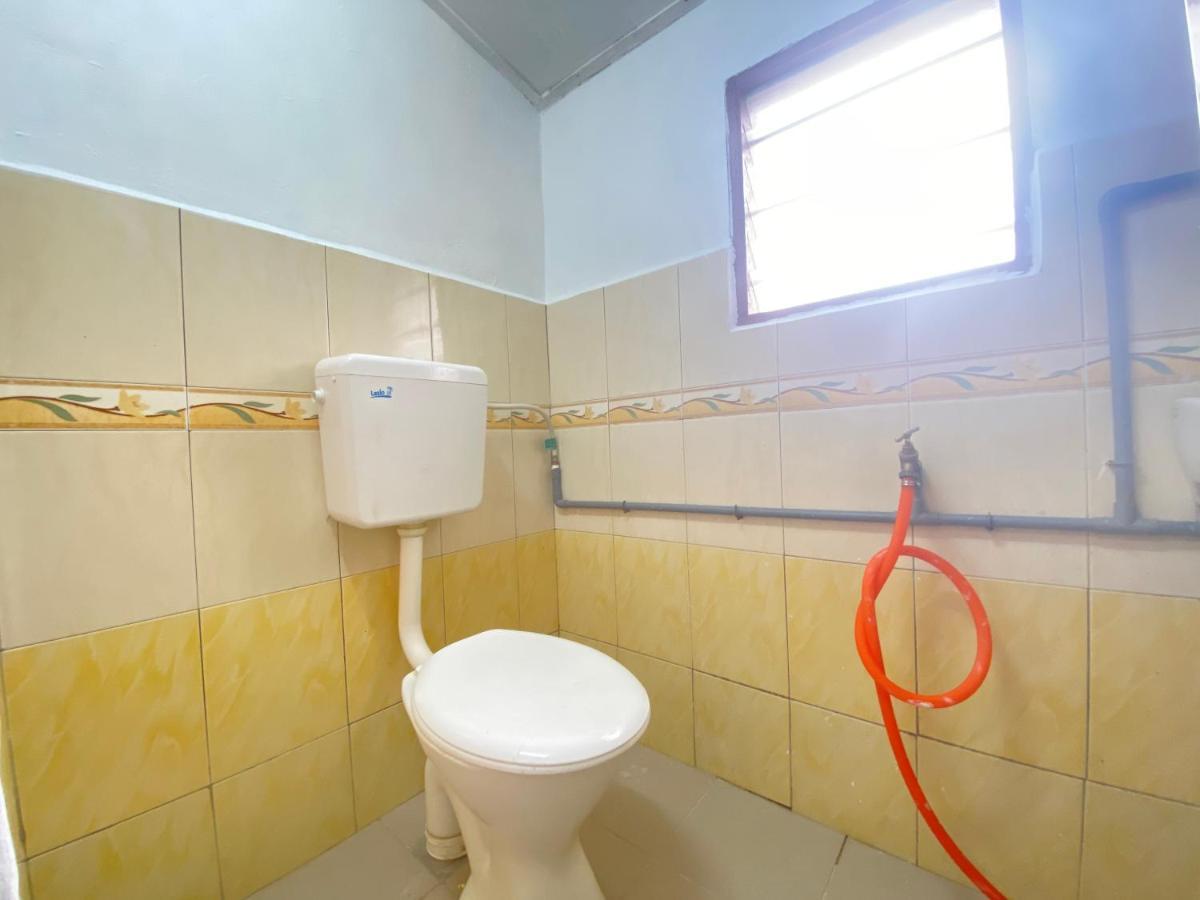 Aiza Homestay Opposite Abang Strawberry Taman Sedia Tanah Rata Ngoại thất bức ảnh