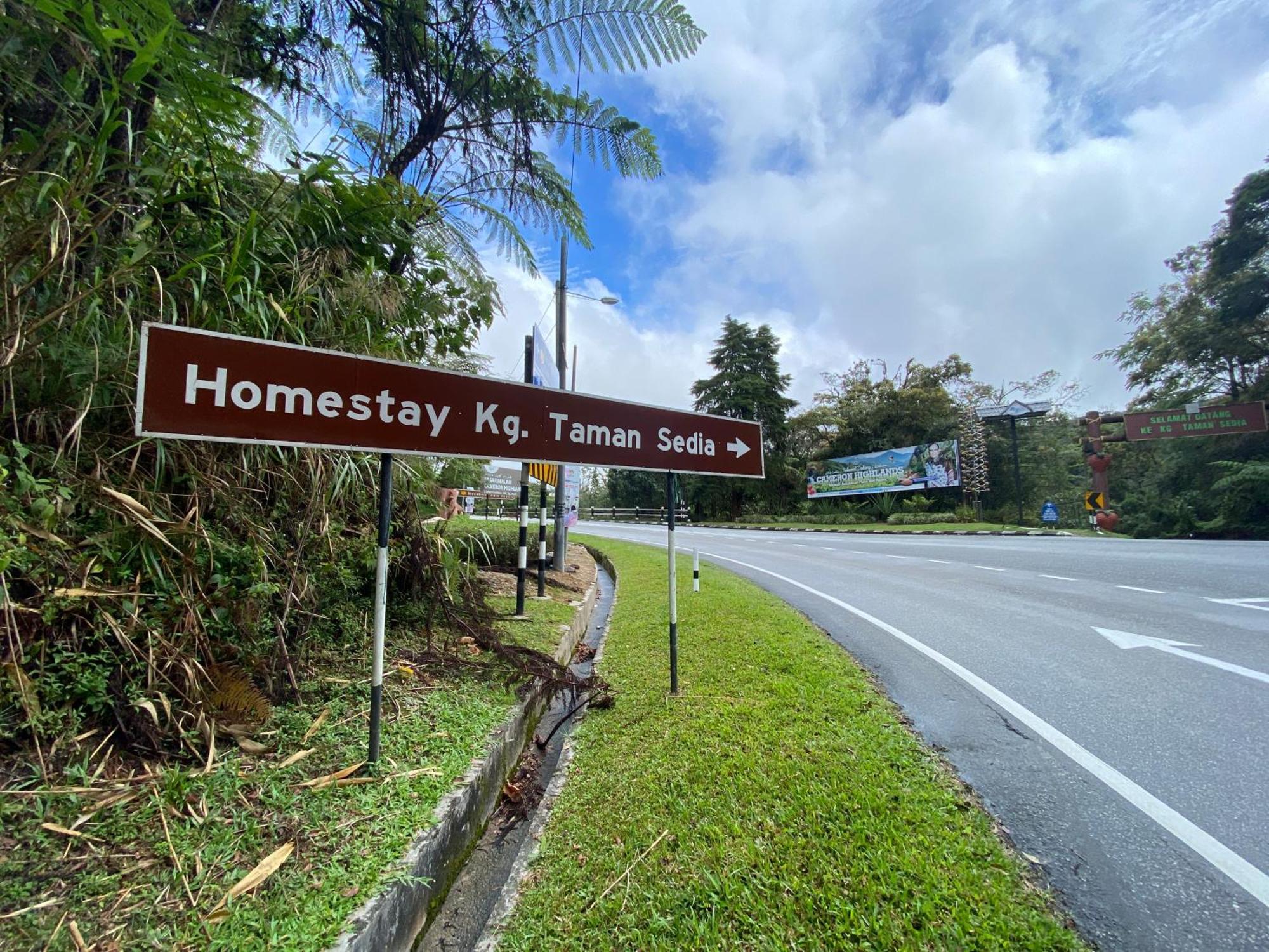Aiza Homestay Opposite Abang Strawberry Taman Sedia Tanah Rata Ngoại thất bức ảnh