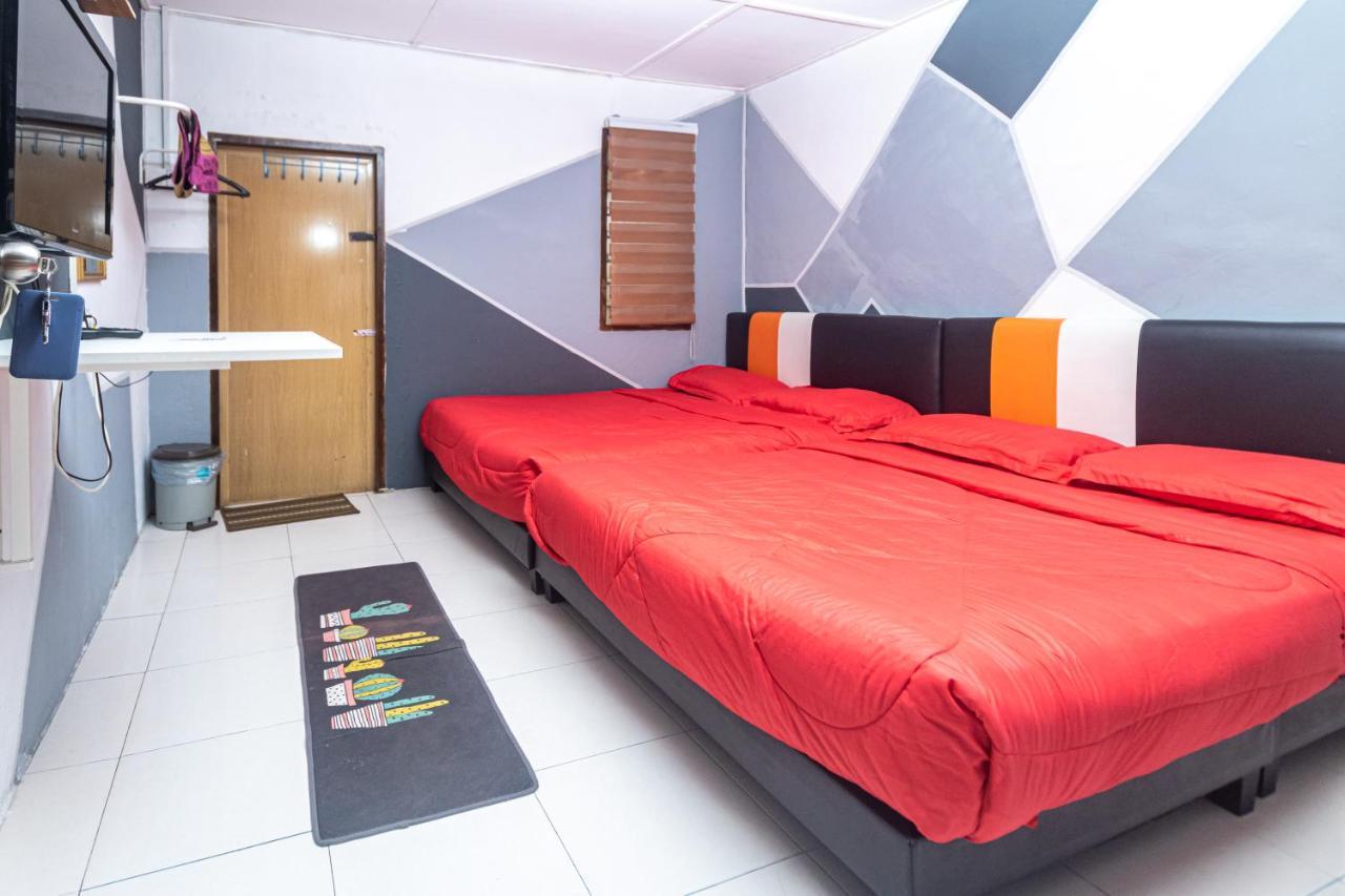 Aiza Homestay Opposite Abang Strawberry Taman Sedia Tanah Rata Ngoại thất bức ảnh