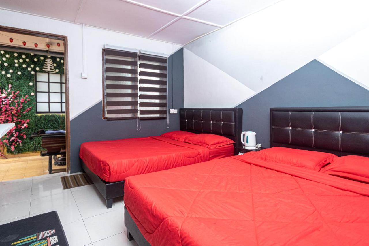 Aiza Homestay Opposite Abang Strawberry Taman Sedia Tanah Rata Ngoại thất bức ảnh