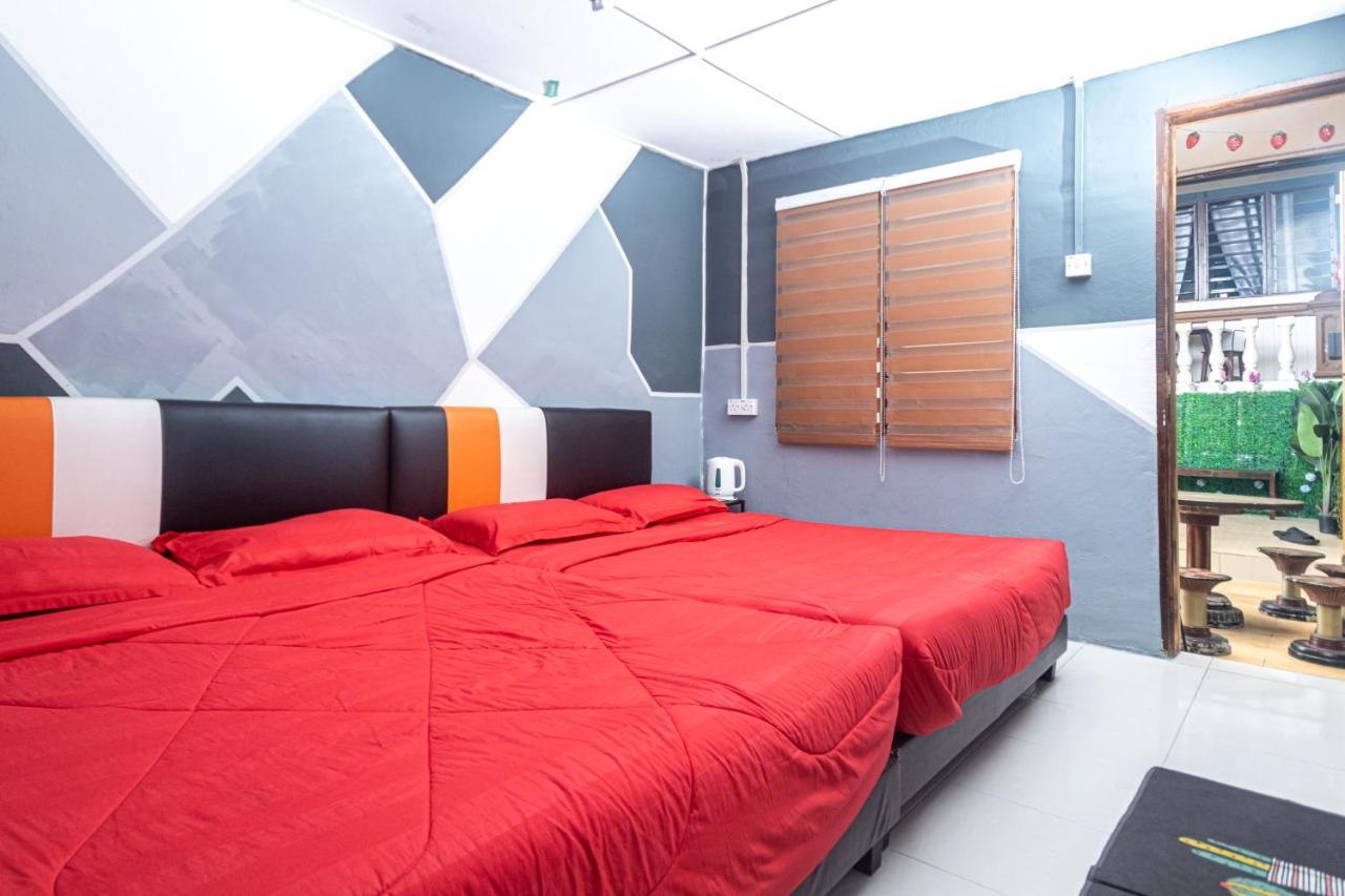 Aiza Homestay Opposite Abang Strawberry Taman Sedia Tanah Rata Ngoại thất bức ảnh