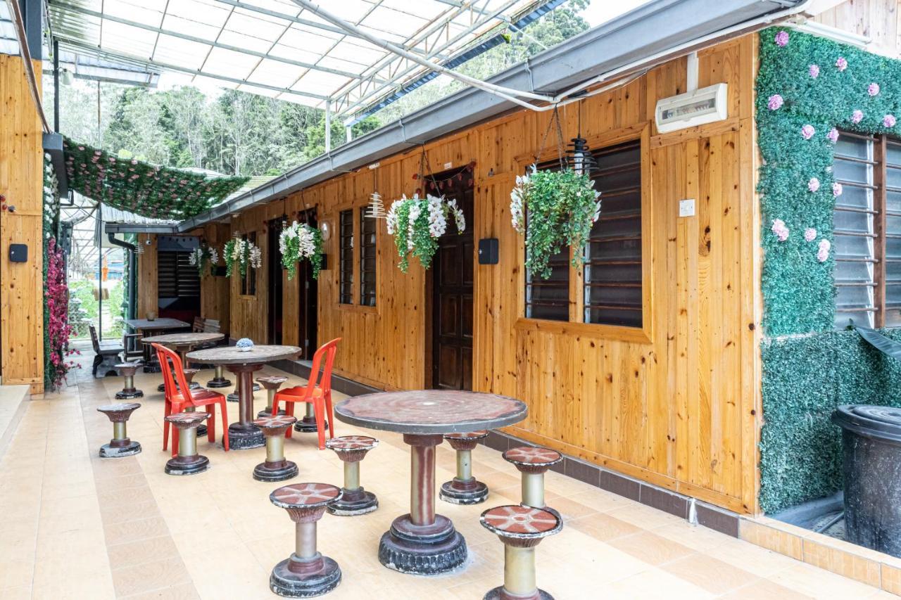 Aiza Homestay Opposite Abang Strawberry Taman Sedia Tanah Rata Ngoại thất bức ảnh