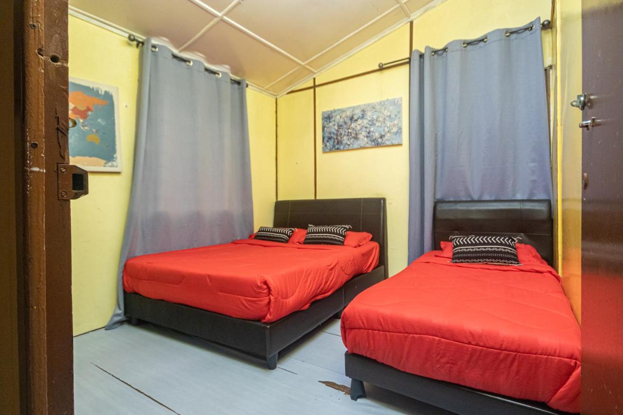 Aiza Homestay Opposite Abang Strawberry Taman Sedia Tanah Rata Ngoại thất bức ảnh