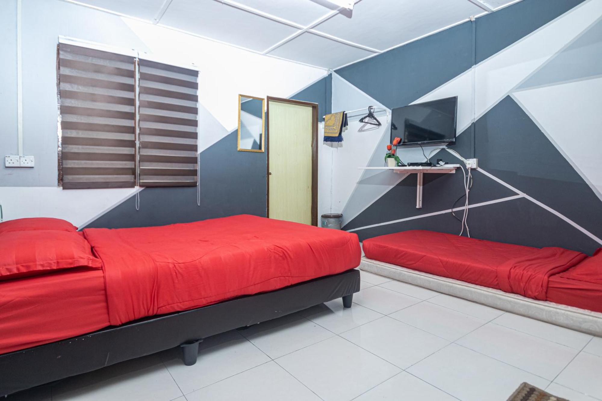 Aiza Homestay Opposite Abang Strawberry Taman Sedia Tanah Rata Ngoại thất bức ảnh